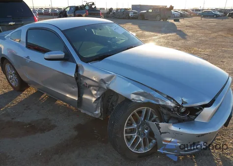 2014 Ford Mustang V6 Premium z USA, uszkodzony, nr VIN 1ZVBP8AM3E5284218